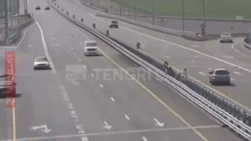 Кадры из видео