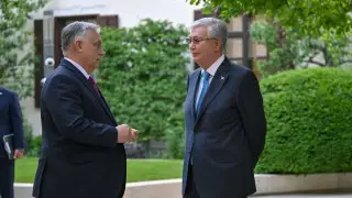 Президент Казахстана провел переговоры с Виктором Орбаном