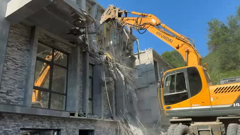 Кадры из видео