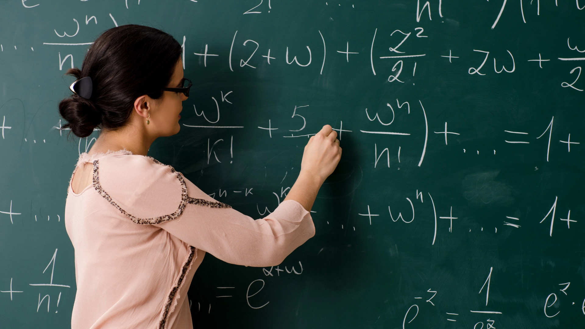 Повысить проходной балл на ЕНТ для одной из специальностей хотят в Казахстане