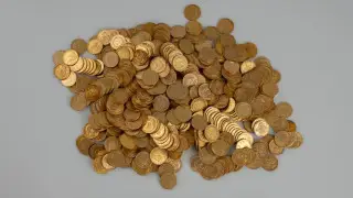 Двое туристов нашли клад и заработали больше 180 миллионов тенге