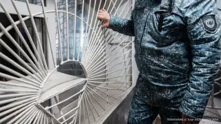 “Открой дверь, ты нас всех погубишь!“ Полицейский изнасиловал девушку в Сарыагаше