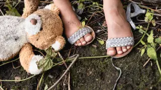 Ребенка забрали из семьи после жалоб жителей в Павлодарской области