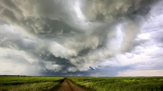 Пасмурно и сильный ветер: какой будет погода в Астане и Алматы