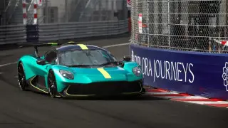 Фернандо Алонсо испытал новый Aston Martin Valhalla в Монако. Видео