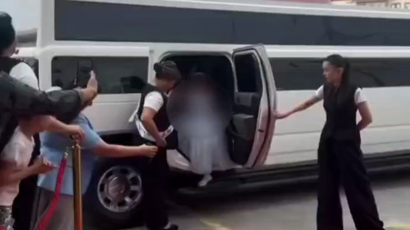 Кадры из видео