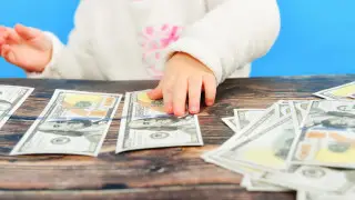 Названо число детей, получивших выплаты по программе “Нацфонд - детям“