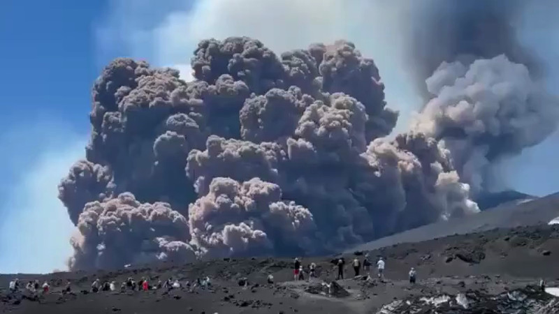 Кадры из видео