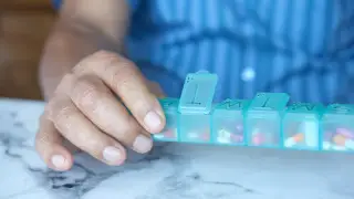 Люди умирают без лекарств: депутат заявил об “опухоли“ в системе Минздрава