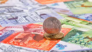 Назвать “комфортный“ курс рубля попросили главу Нацбанка