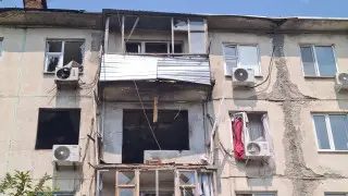 “Боимся заходить домой“: жители пострадавшей от взрыва пятиэтажки в Актобе требуют переселения