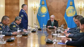 Токаев озвучил приоритетные задачи перед высшим командованием армии Казахстана