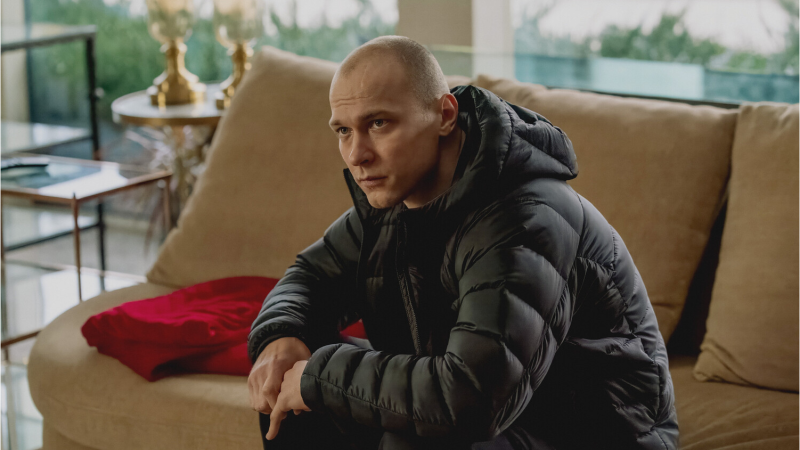 Кадр из фильма "Анора"