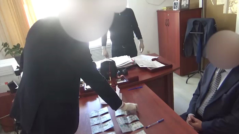 Кадры из видео