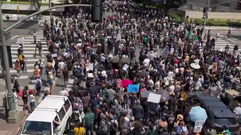 Кадры из видео