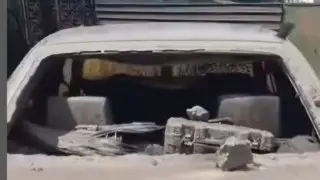 Выбило стекла: в соцсетях появилось видео поврежденных машин в Караганде