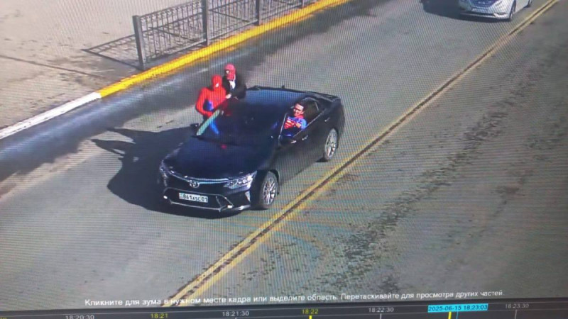 Кадры из видео