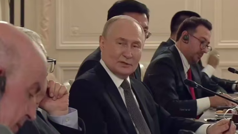 Кадр из видео: RT