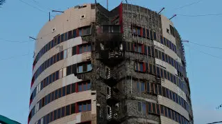 Пожар в старейшем ЖК Астаны: почему фасад дома так и не заменили