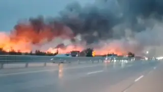 На дороге в Алматинской области из-за крупного пожара ограничили движение для всех видов транспорта