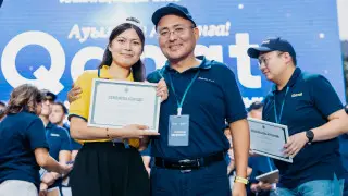 Слезы счастья тысячи сельских детей IQanat. Что происходило на Медео?