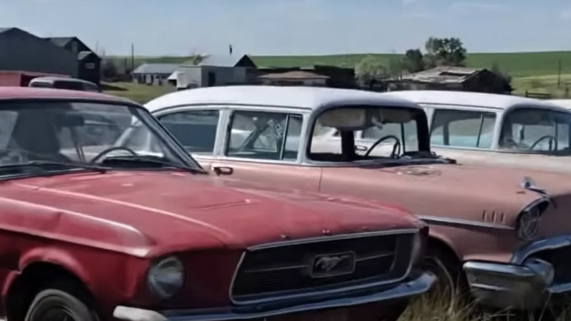 Кадры из видео