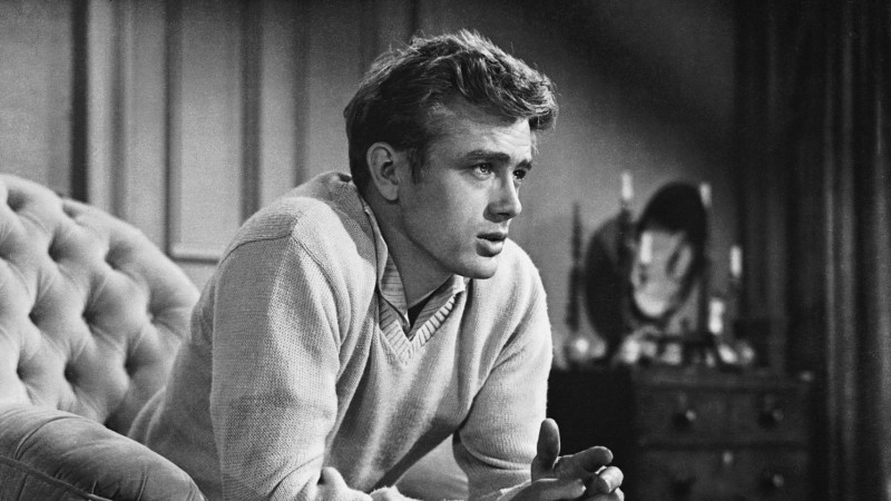 Кадр из фильма "К востоку от рая"