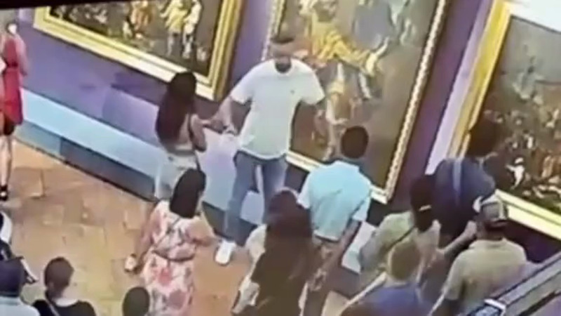 Кадры из видео