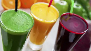 10 простых и полезных рецептов смузи, которые легко приготовить дома