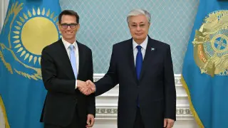 Токаев принял председателя совета управляющих Нацбанка Швейцарии