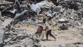 “Очаг массовой гибели“: 59 палестинцев погибли у центра гумпомощи в Газе