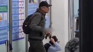 Захват заложницы в аэропорту: суд в Алматы отложили