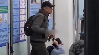 Захват заложницы в аэропорту Алматы: нападавший признал вину