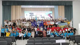 Лучшие школьники-геологи получили гранты на обучение в ведущих вузах РК