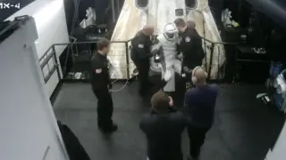 Космические туристы вернулись на Землю