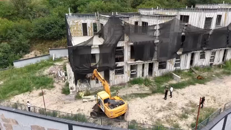 Кадры из видео