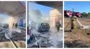 В Актобе автомобиль загорелся во время заправки: пострадал оператор АГЗС