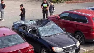 Гигантское колесо от монстр-трака раздавило Kia на парковке в Вашингтоне