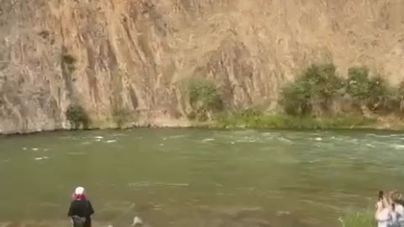 Кадры из видео