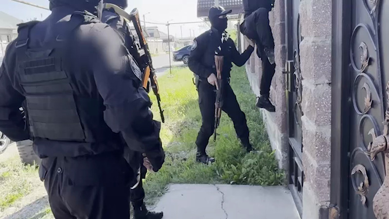 Кадры из видео