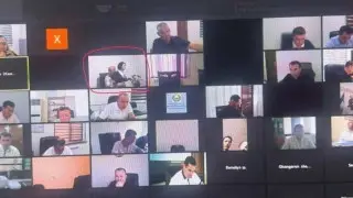 В Узбекистане чиновник во время видеосовещания обнимал сидевшую у него на коленях сотрудницу