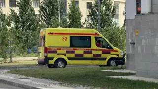 Казахстанских водителей начали учить “уважать“ скорую помощь