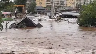 Наводнение в Китае унесло жизни 30 человек: Пекин в режиме ЧС