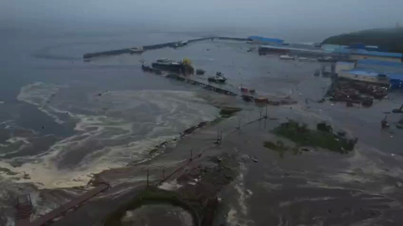 Кадры из видео