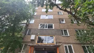 Сломаны кости, повреждены органы: что известно о состоянии детей, выброшенных из окна в Павлодаре