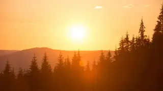 Стихия не отступает: грозы, шквалы и град надвигаются на Казахстан