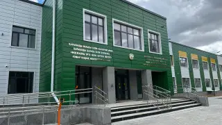 “Не уверены, что откроемся 1 сентября“. Комфортную школу топит в Караганде