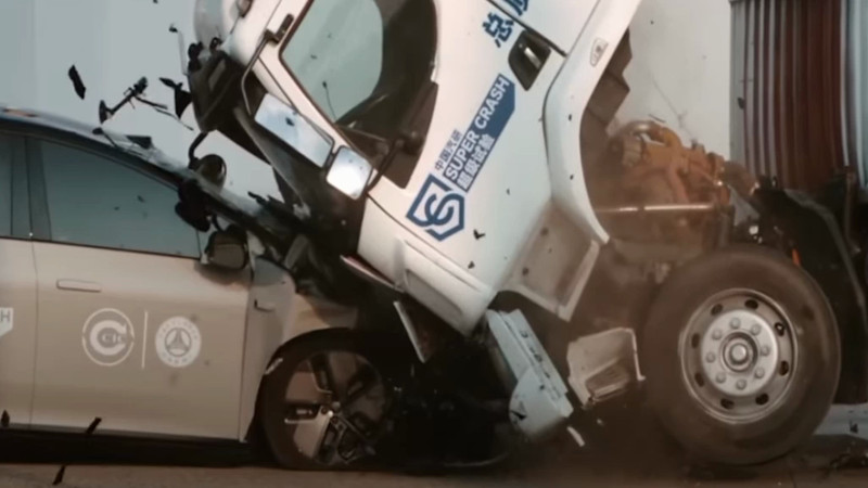 Кадры из видео