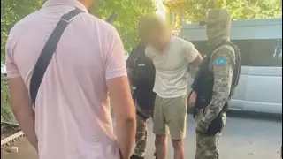 Пропажа внедорожника за 50 миллионов: угонщика уложили на асфальт, другой не успел надеть футболку