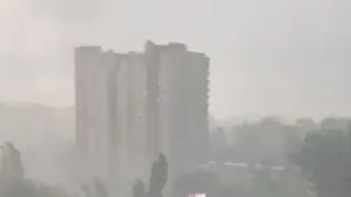 Град и затопленные улицы: мощная непогода в Киеве попала на видео